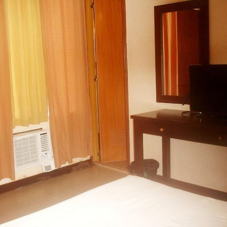 Roxas Midtown Hotel Roxas City Exterior foto