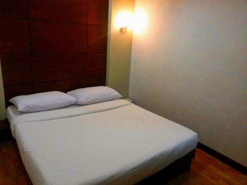 Roxas Midtown Hotel Roxas City Exterior foto